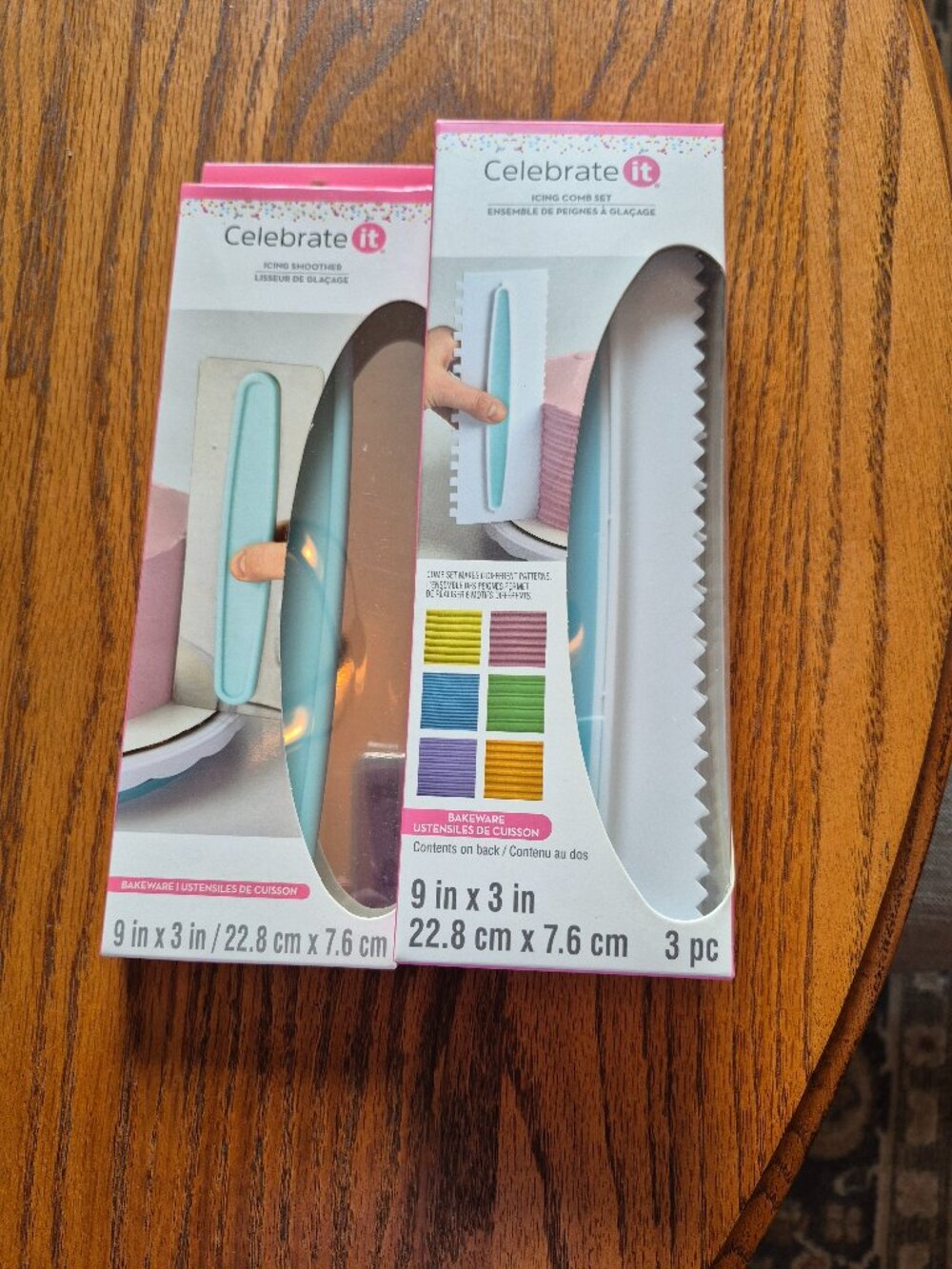 Celebrate it cake icing comb and smoother